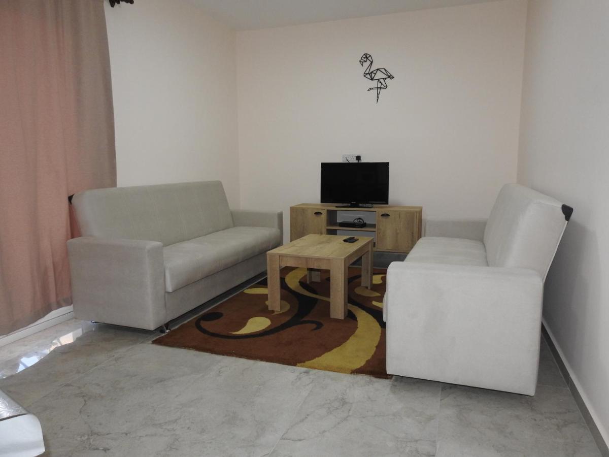Alp Apartment Famagusta  Bagian luar foto